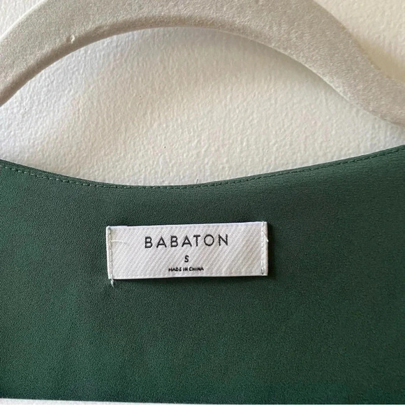 Aritzia Babaton Randy Blouse Top V Neck Shirt Short Sleeve Dark Green - Picture 4 of 6